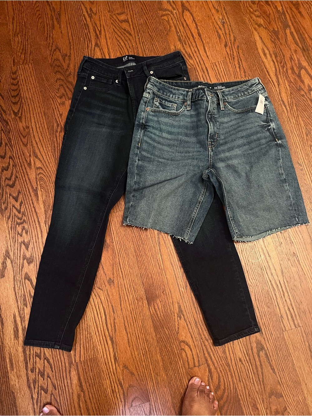 GAP Skinny Jeans in Dark Blue with old Navy  NWT Medium Blue Cutoff Shorts - Picture 12 of 12